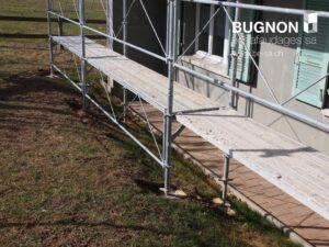 Echafaudages bases décalées en escalier