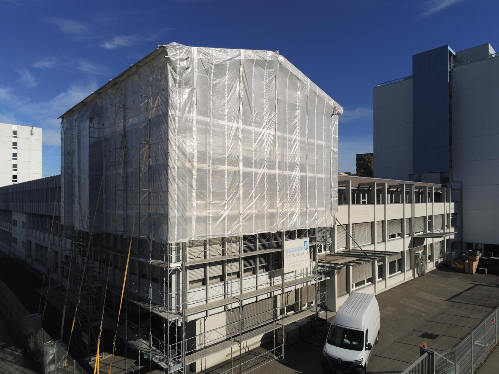 Toiture provisoire légère en bâche PVC