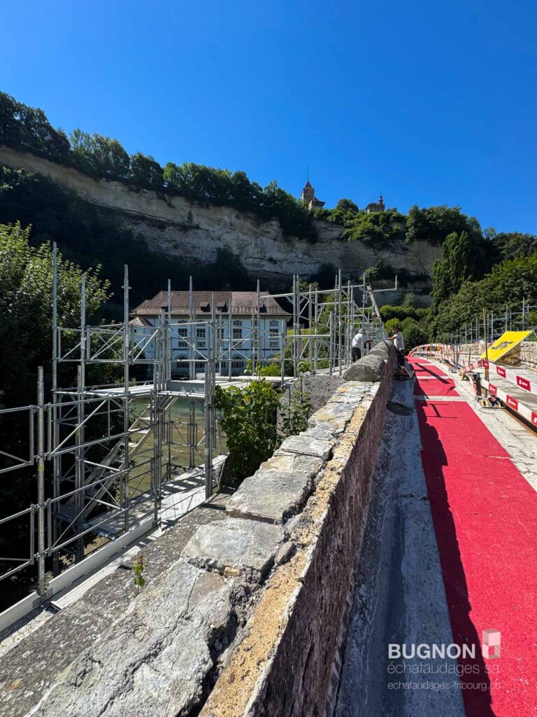 Montage d’échafaudage à Fribourg avec Bugnon